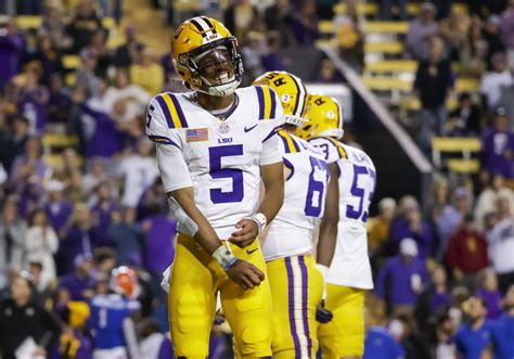 Daniels’ record-breaking day leads No. 18 LSU to 52-35 win over Florida